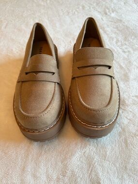 NWOT TORRID Suede Chunky Platform Penny Loafers Size 7.5W